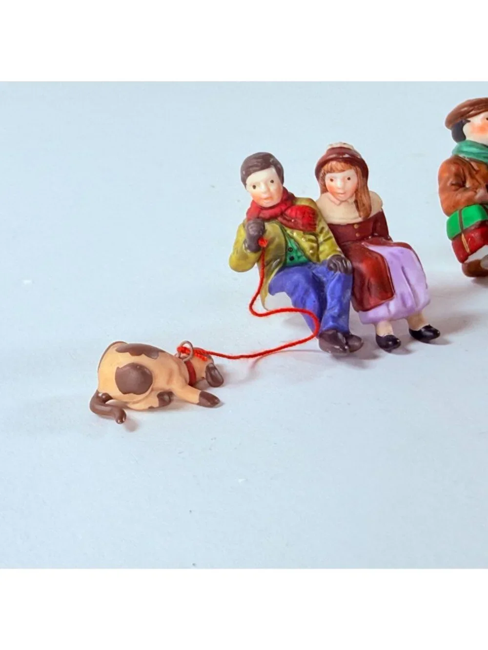 Dept 56 Heritage Village Christmas At The Park Set Of 3 Sitting Figures 5866-1